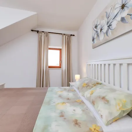 2 Bedroom Front In Apartman *