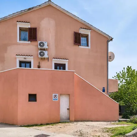 Apartment 2 Bedroom Front In