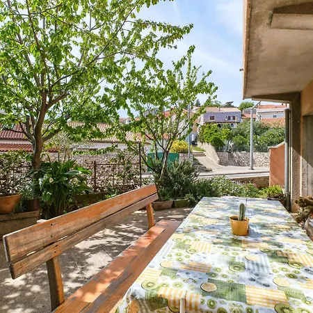 Apartment Awesome In With Wi-fi Mali Lošinj