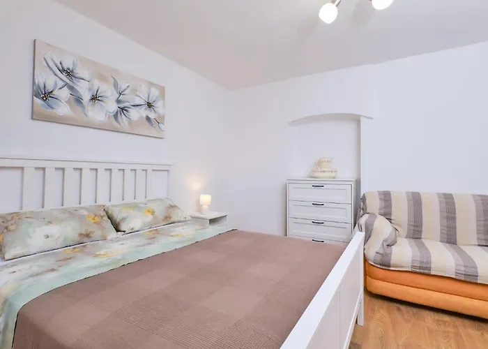 Apartment Stunning In *