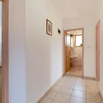 2 Bedroom Front In Apartment